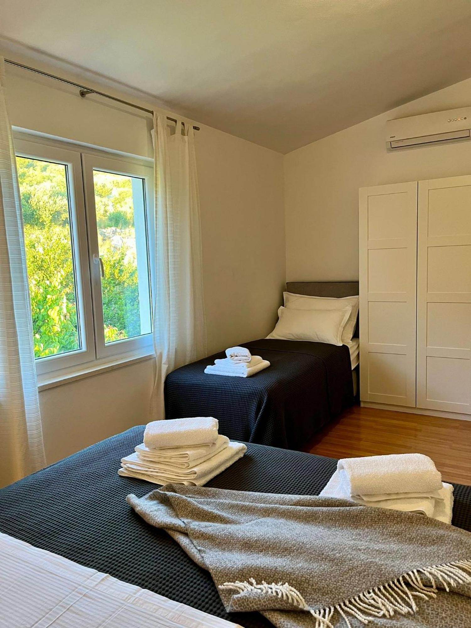 Apartments Curnic Jesenice  Ngoại thất bức ảnh