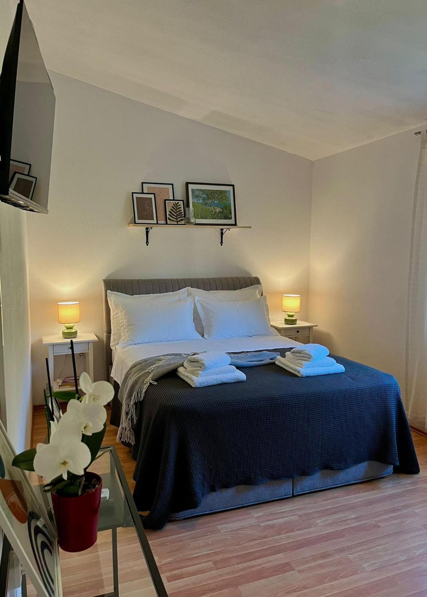 Apartments Curnic Jesenice  Ngoại thất bức ảnh
