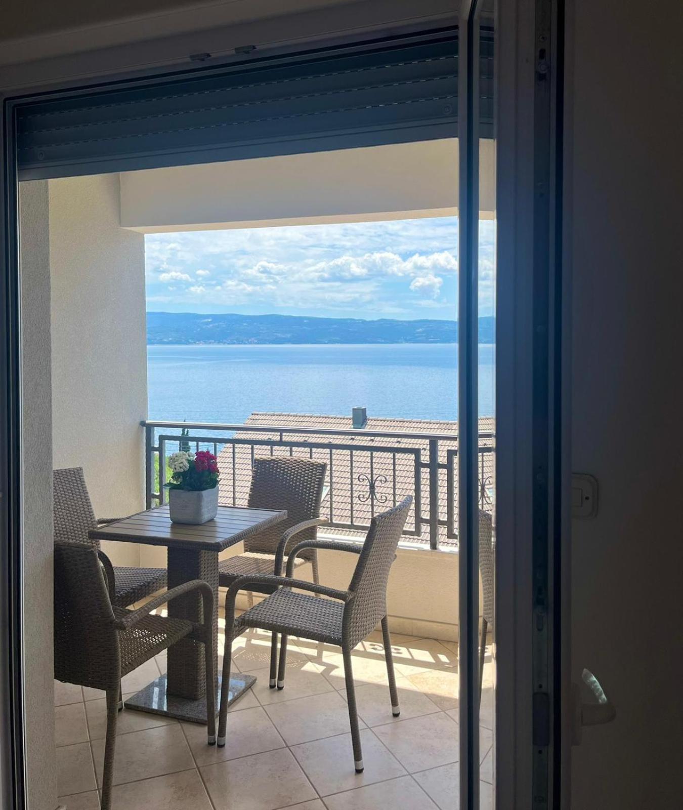 Apartments Curnic Jesenice  Ngoại thất bức ảnh