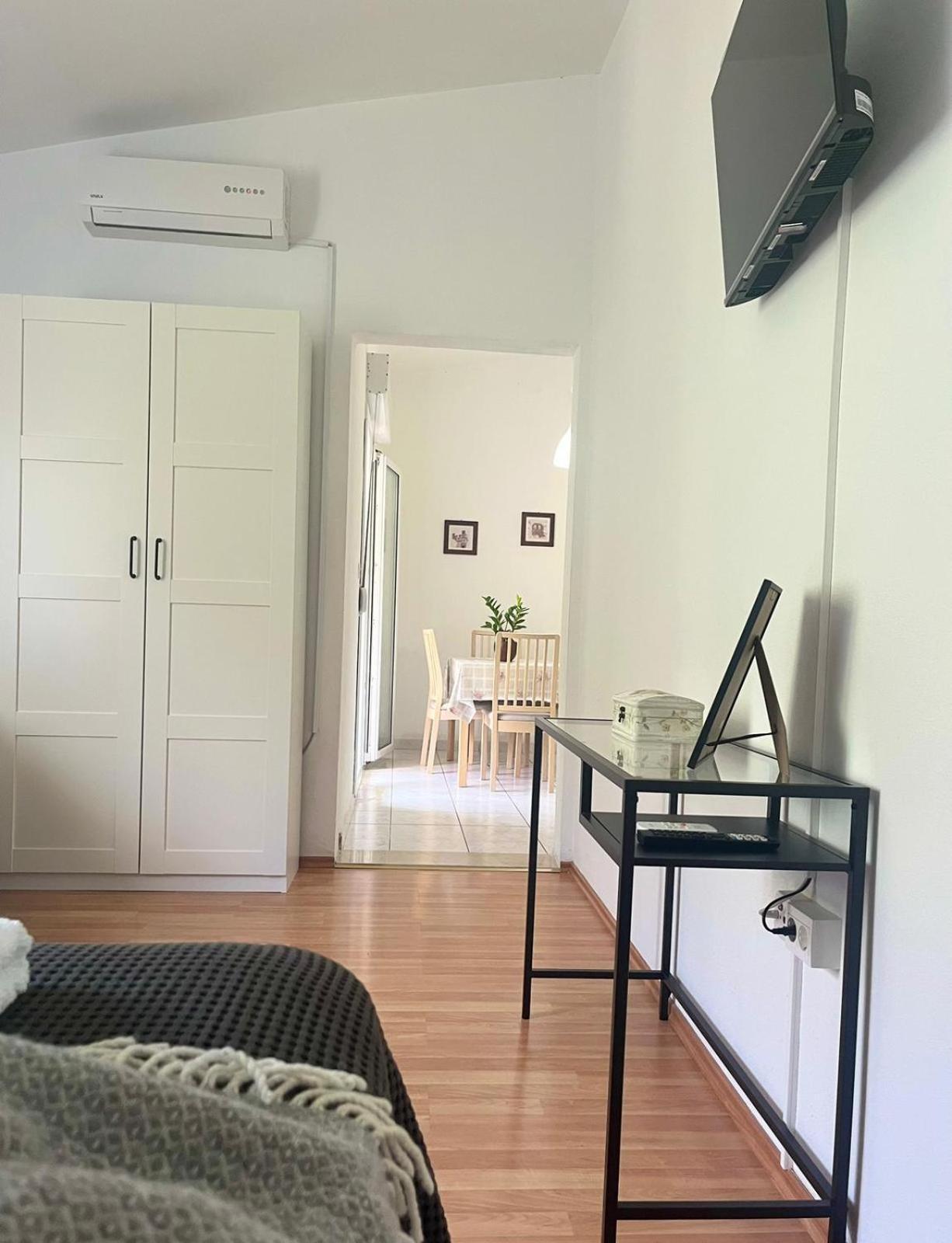 Apartments Curnic Jesenice  Ngoại thất bức ảnh
